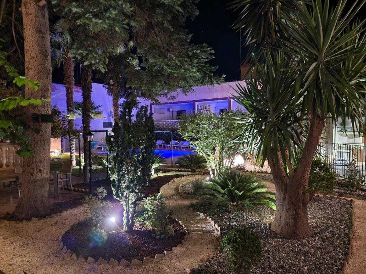 B&B Giardino Delle Delizie กราวีนา อิน ปูเลีย ภายนอก รูปภาพ